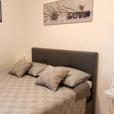 Apartman Dora Pula Exterior photo