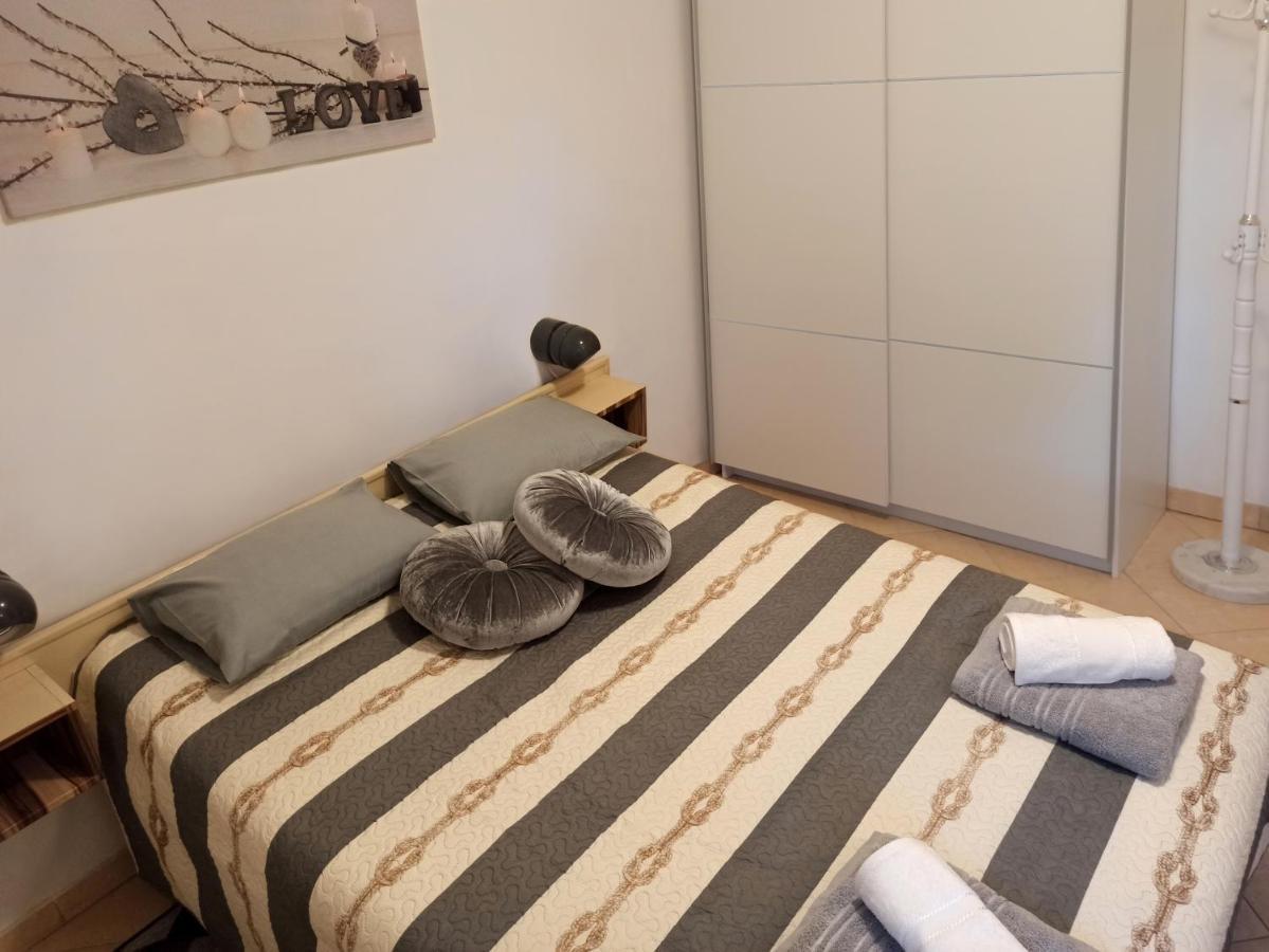 Apartman Dora Pula Exterior photo