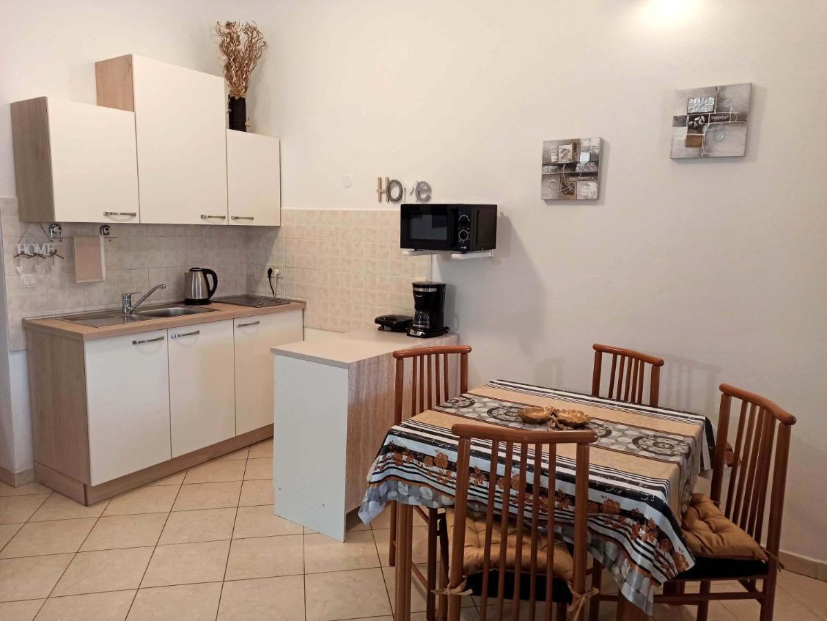 Apartman Dora Pula Exterior photo