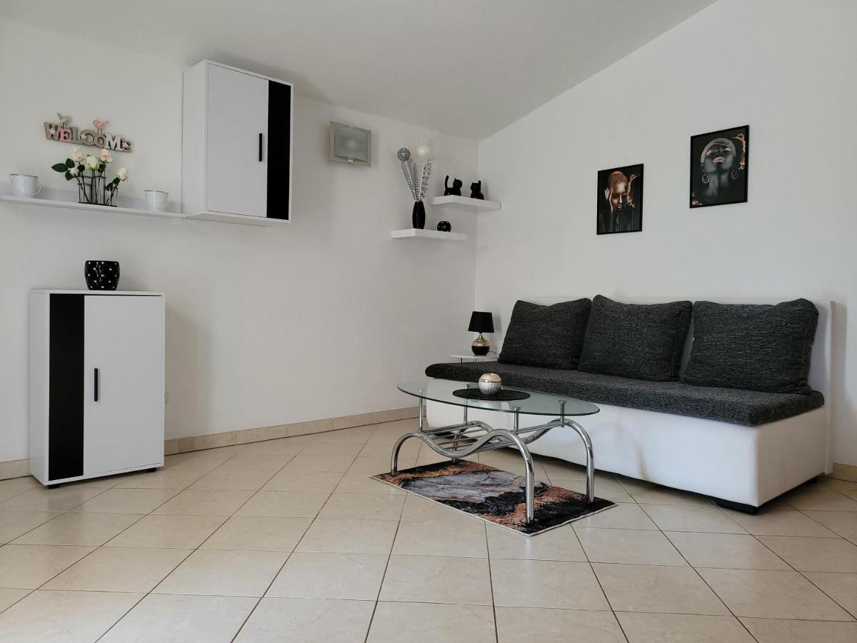 Apartman Dora Pula Exterior photo