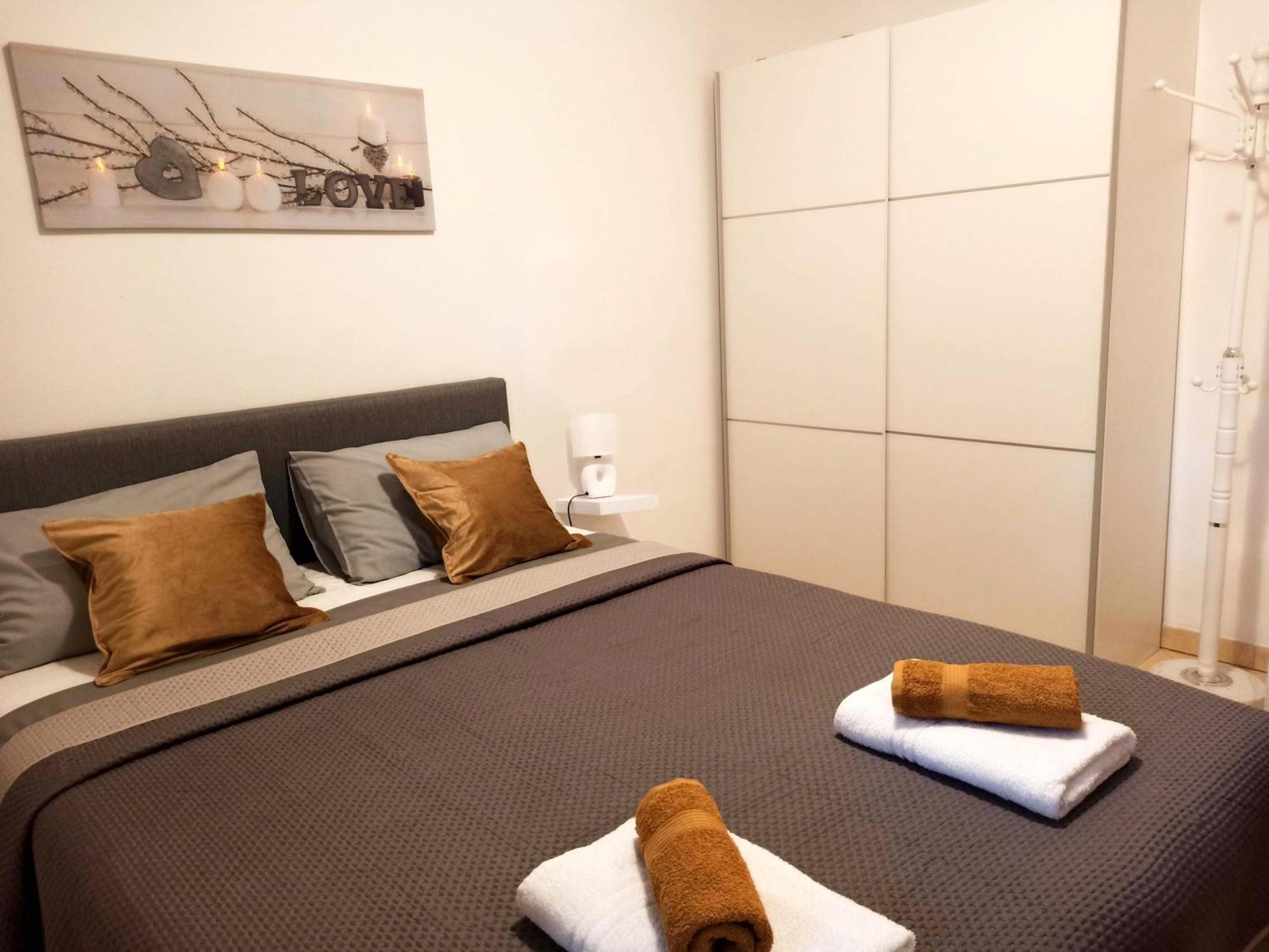 Apartman Dora Pula Exterior photo