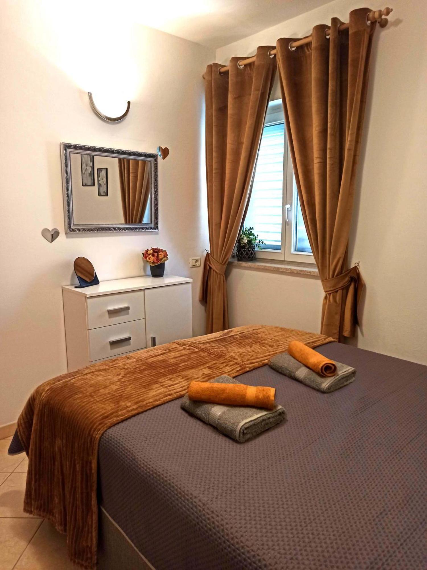 Apartman Dora Pula Exterior photo